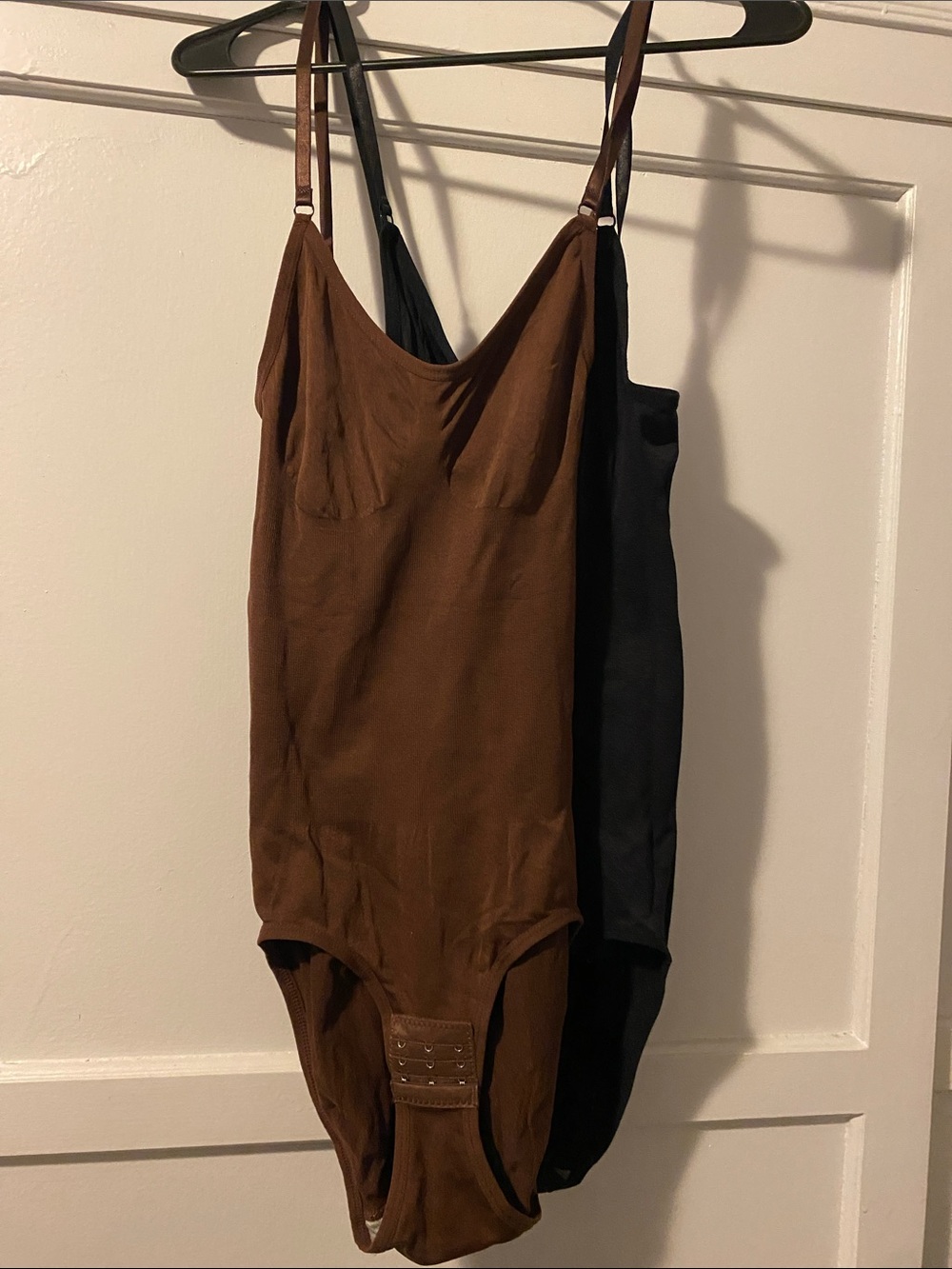 Women’s 2-pc shape-wear set with adjustable straps - NWOT - Size Large
